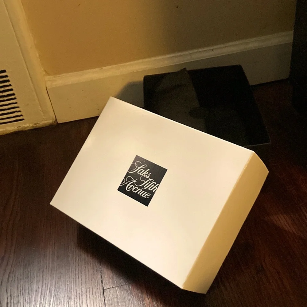 NWT: Authentic Saks Fifth Avenue gift box (no product)